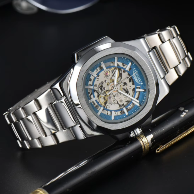 Carbonline-klocka