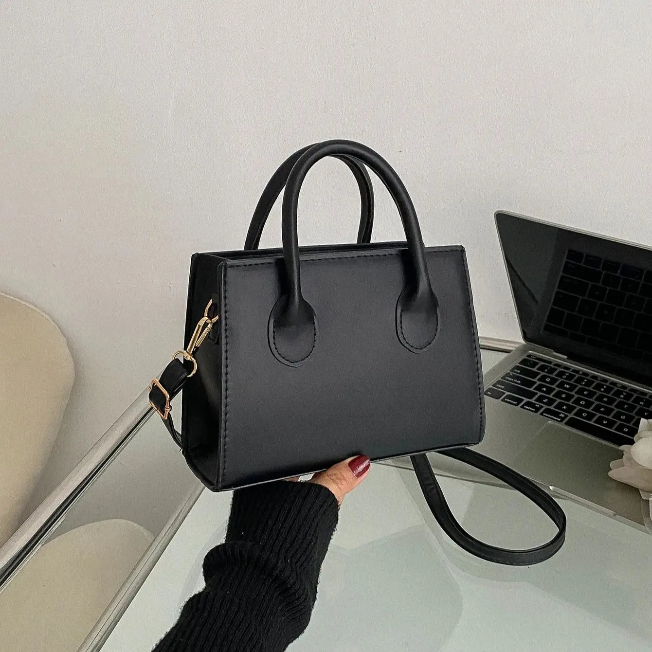 Joan - veganskt läder mini crossbodyväska