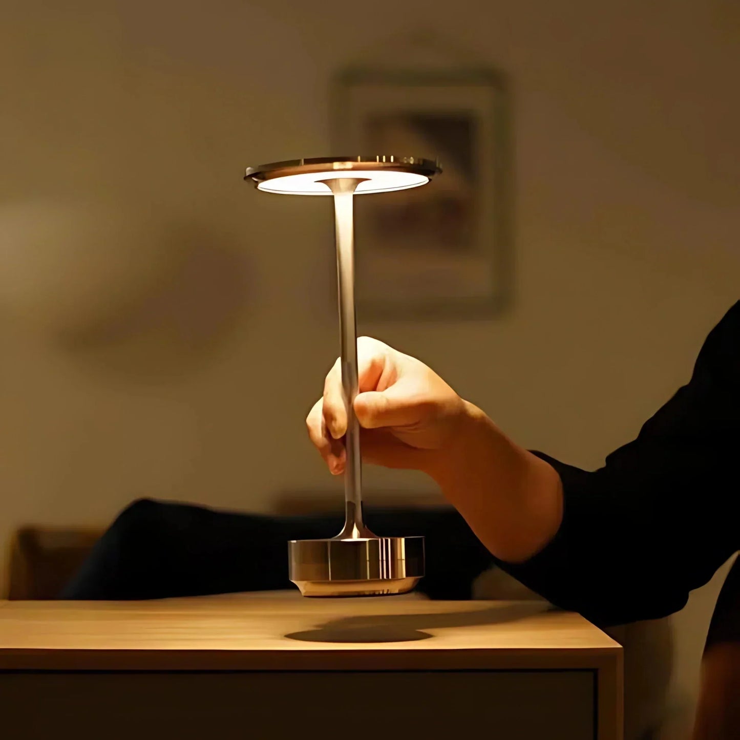 AuraLux - Trådlös Touch Lampa